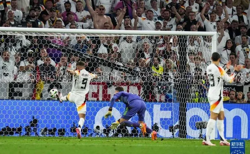 贝博app体育下载安装百度集团麻将赛事中的顶尖运动员：探讨技艺与策略的对决