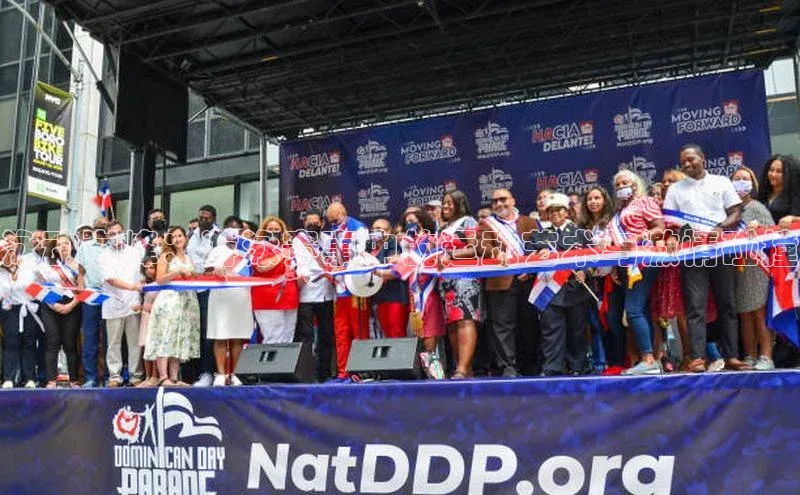 泳动巅峰：游泳赛事中的运动艺术与激情碰撞